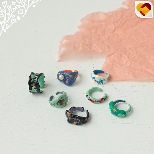 خاتم ذهبي وفضي بشكل سلسلة بفصوص لامعة - مفهوم الذكرى