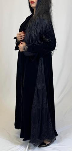 بلاك لونا Black Luna عباية فيلفيت اسود