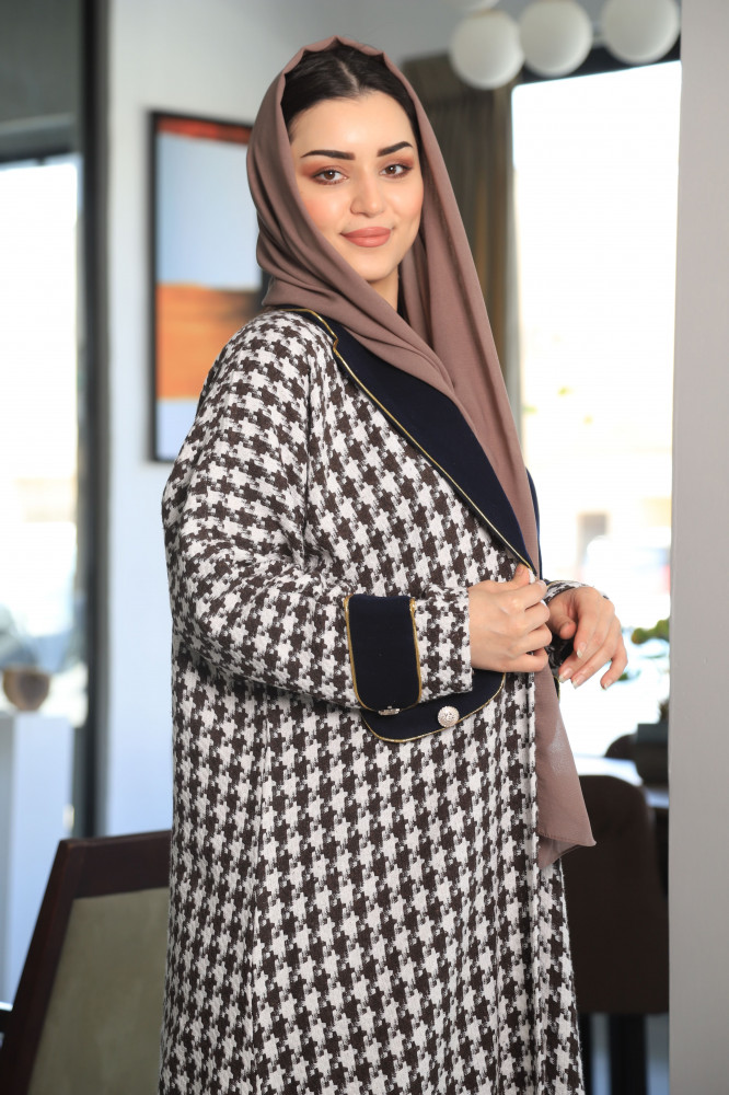 Winter abaya with checks made of Chanel fabric - منصة رضا كوم للتجارة  الإلكترونية RedaCOM e-commerce platform