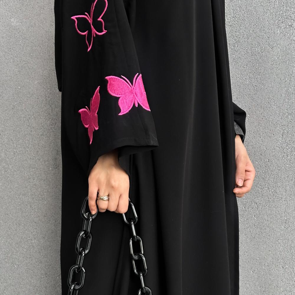 عباية كريب ياباني بـ تطريز خيوط الفراشة