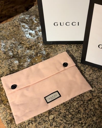 Gucci باوتش روزي