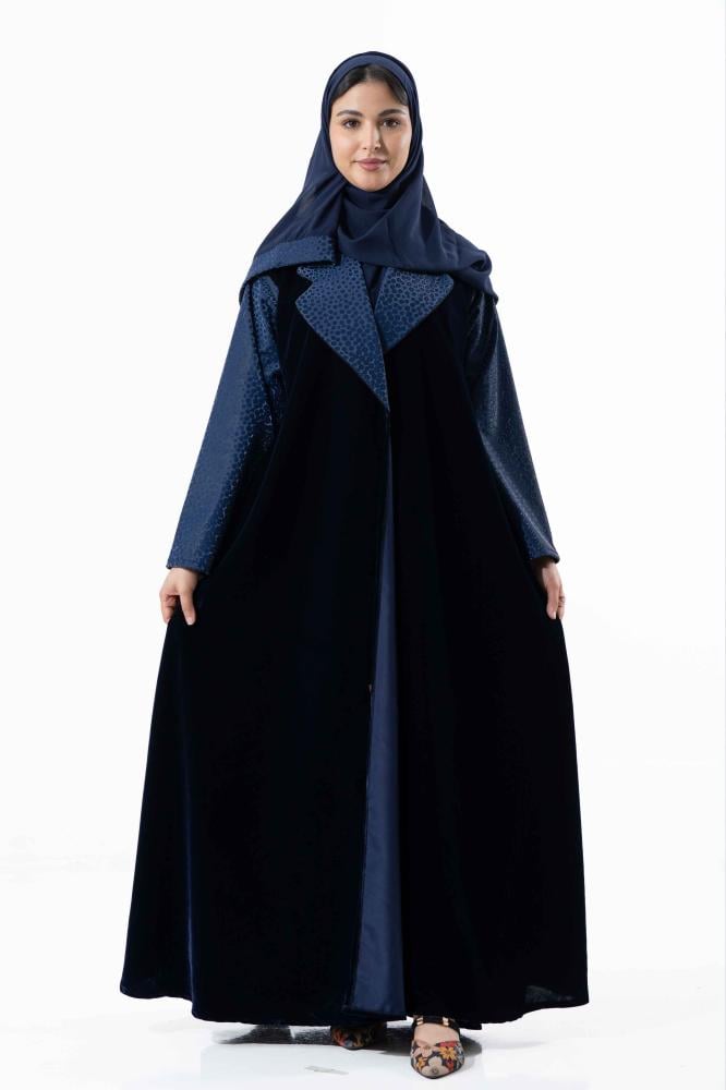 Winter abaya with inserts on the collar and sleeves