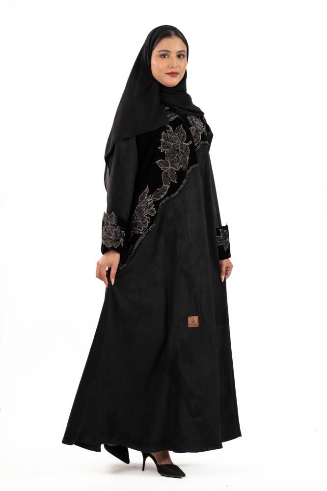 عباية ريفال شموة اسود مع تطريز امام العباية
