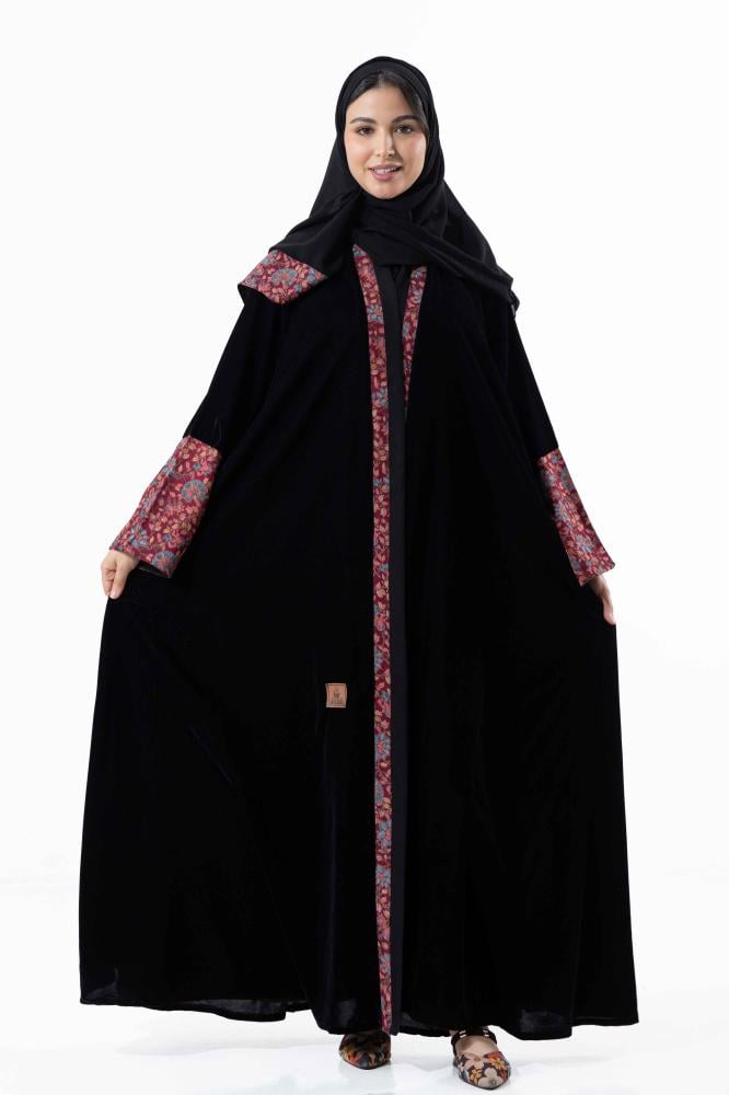 Winter abaya with cashmere fabric inserts on the hands and front