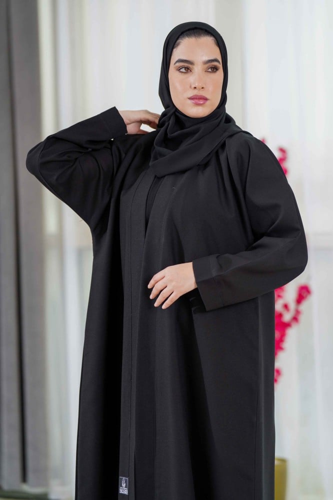 Soft abaya with a classic cut