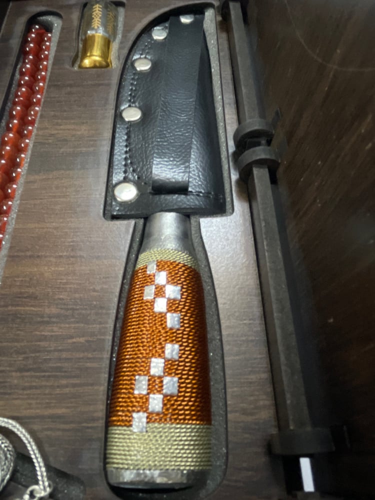 بكج  هديه فاخر سكين ام شوكه الالمانيه + سبحه عقيق احمر + دهن شي عود