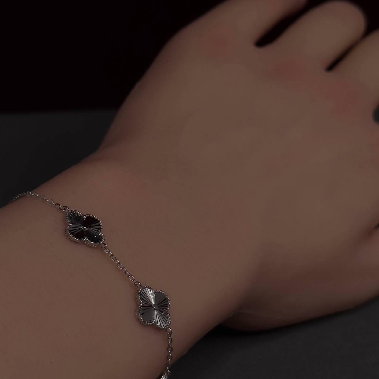 اساور فضة نسائية