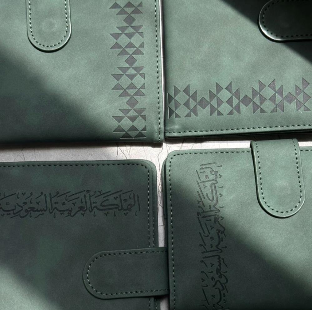 محافظ لجواز السفر