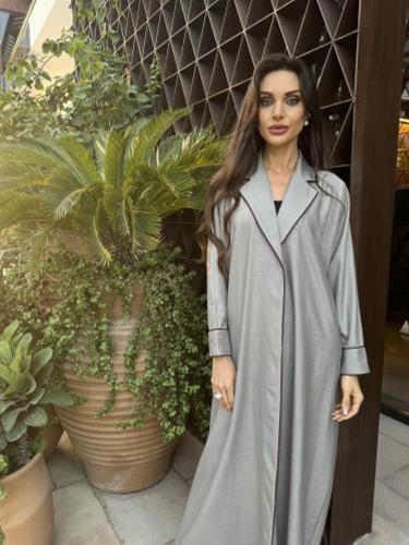 عبايات ملونة