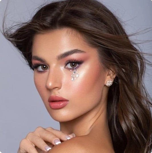 عدسات ناتشورال