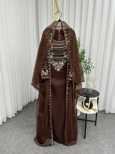 فستان باربي مع تطريز يدوي