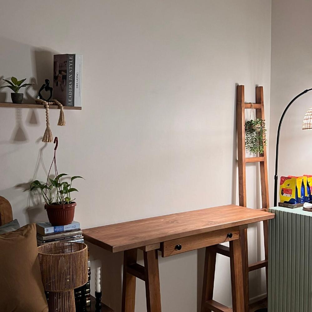 طاولة كوفي كورنر خشب طبيعي – تصميم كلاسيكي فاخر من متجر نزل