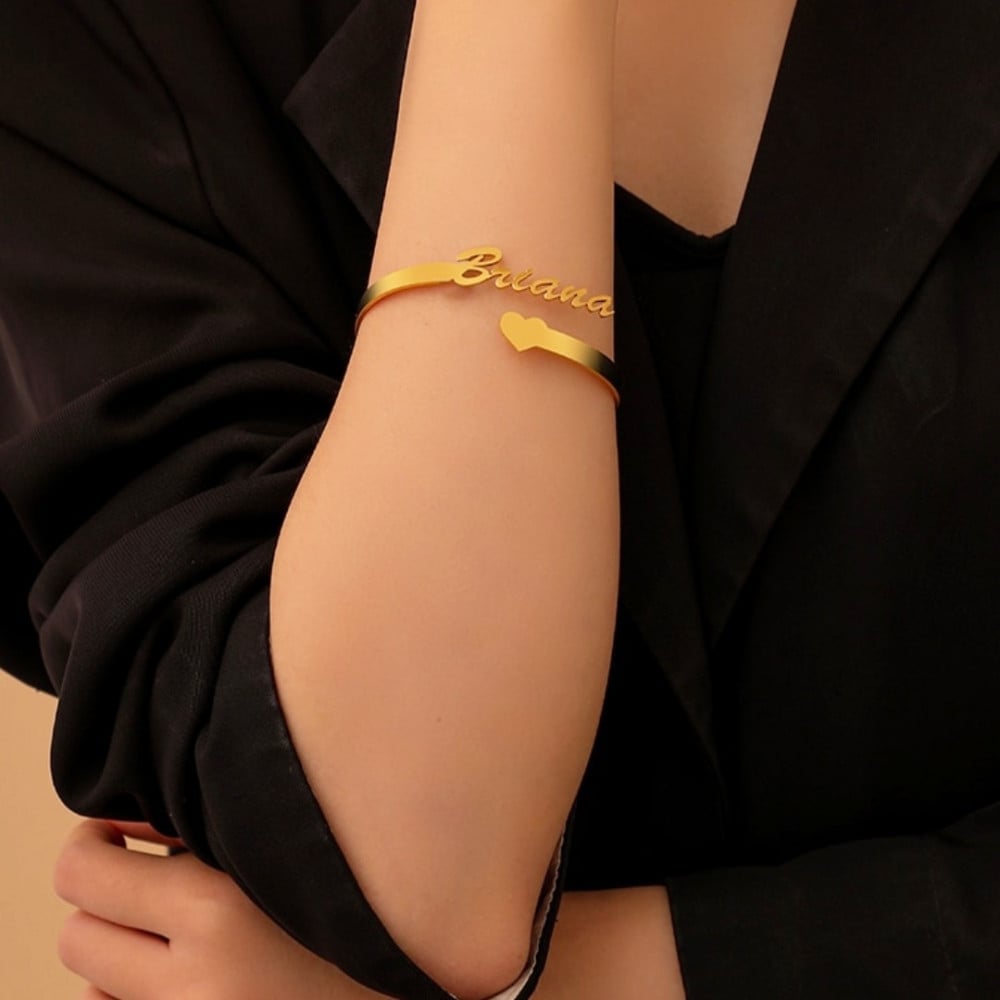 اساور بالاسم