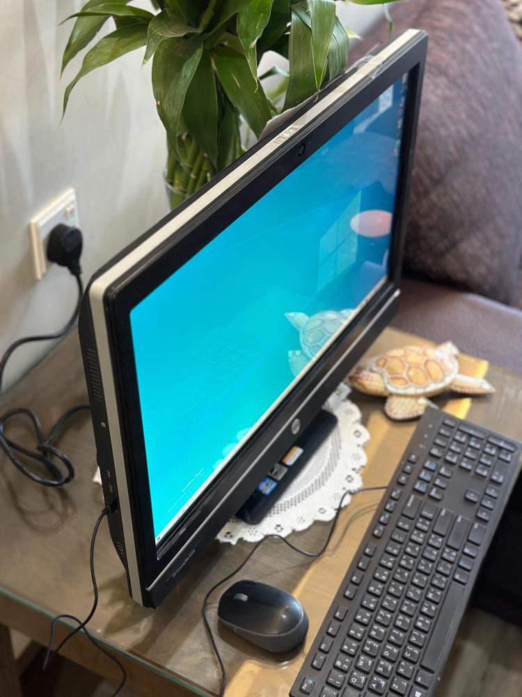 كمبيوتر مكتبي لمس All in one بمعالج i5