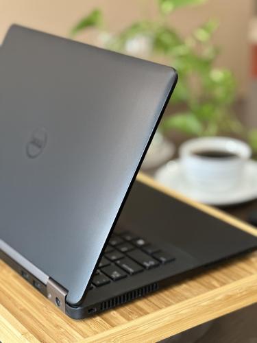 لابتوب DELL بمعالج Core i7