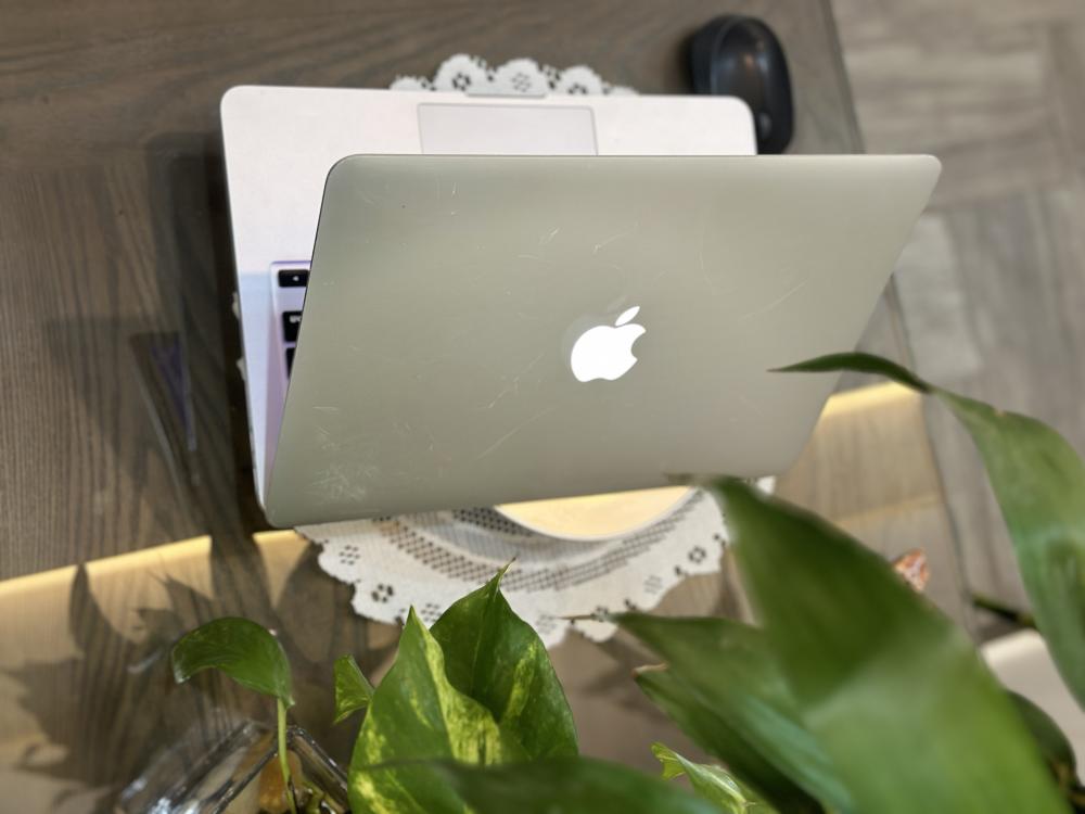 أبل ماك بوك برو 2015 فضي بمعالج i5