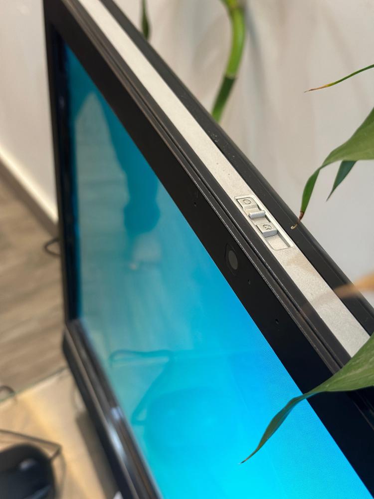 كمبيوتر مكتبي لمس All in one بمعالج i5
