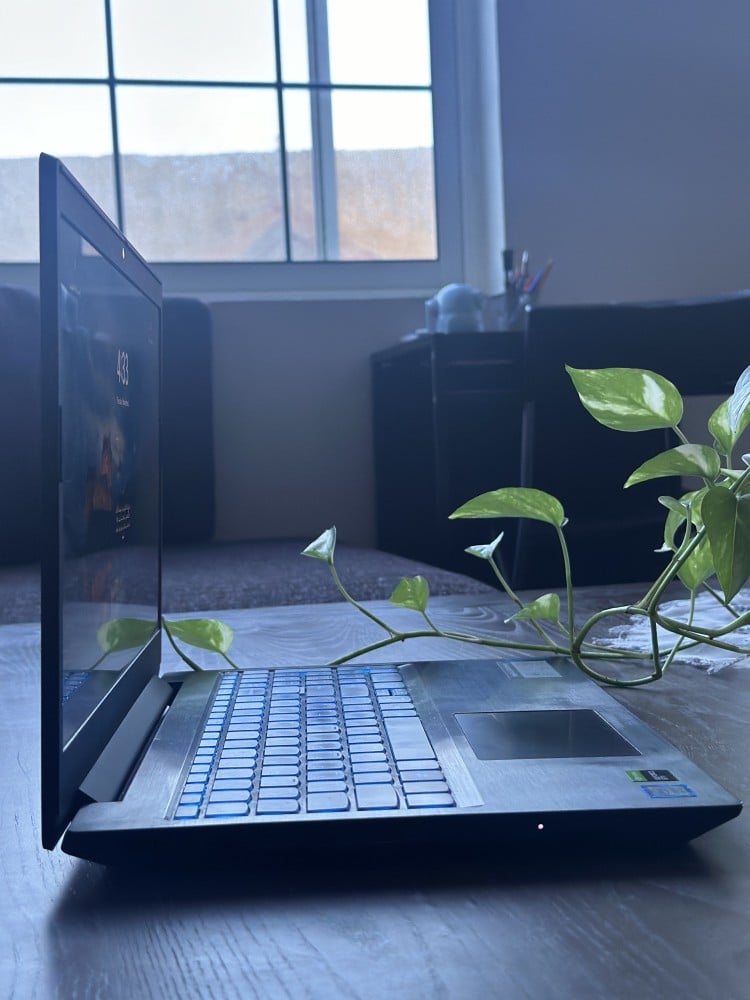 لابتوب ألعاب Lenovo بكرتونه معالج Core i7