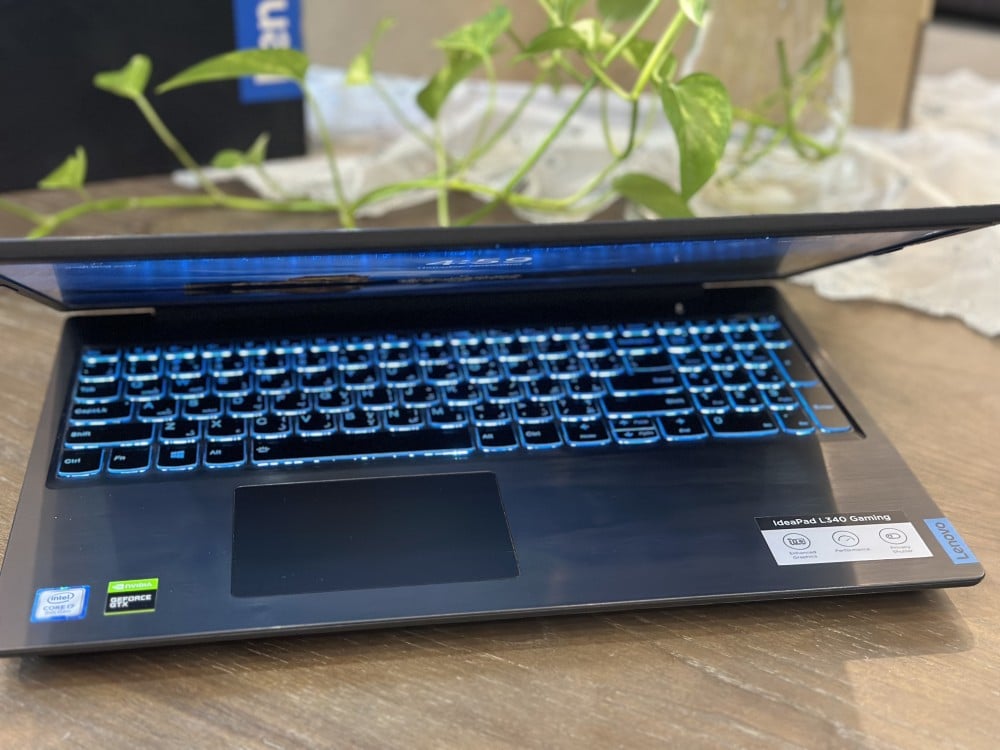 لابتوب ألعاب Lenovo بكرتونه معالج Core i7