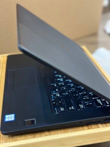 لابتوب DELL بمعالج i7 للألعاب