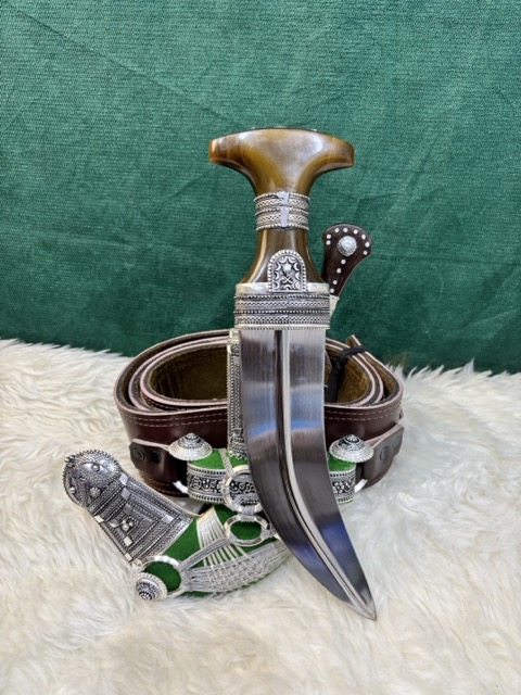 جنبية خنجر قرن فضة