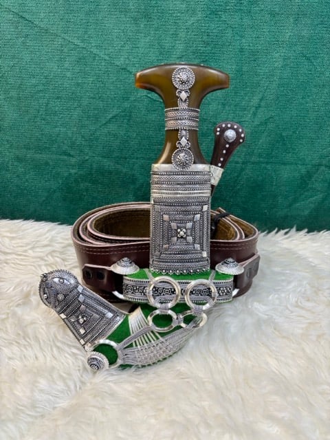 جنبية خنجر قرن فضة