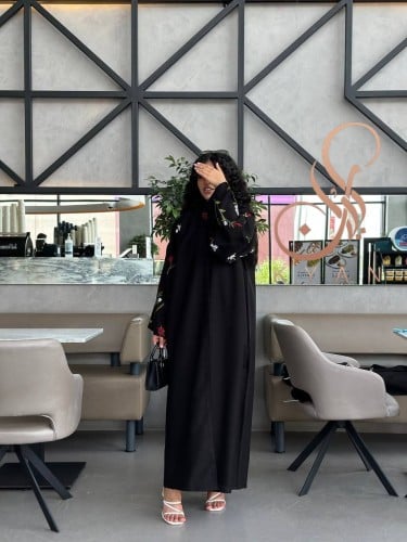 عباية تطريز اغصان ملون