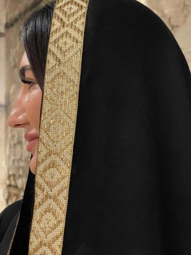 أسود طبقتين - طرف بطول الطرحة