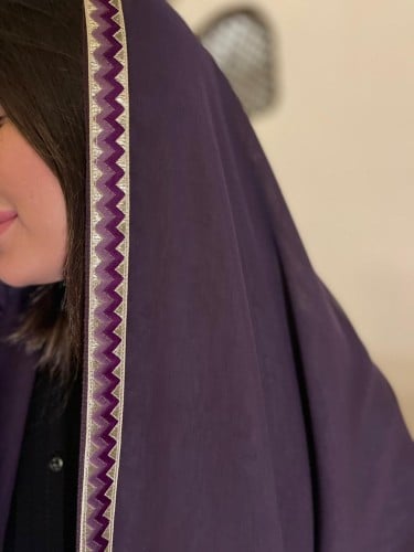 موف غامق طبقتين - طرف بطول الطرحة