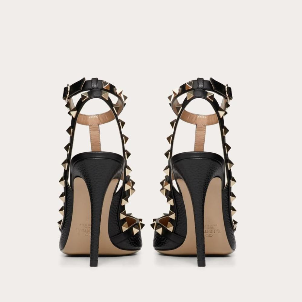 VaSh18 ROCKSTUD GRAINY LEATHER ANKLE STRAP PUMP
