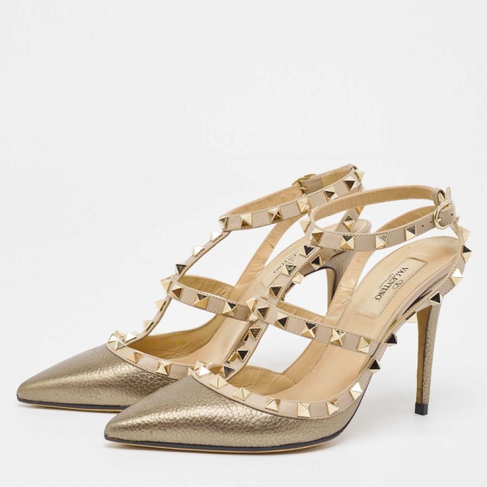 VaSh18 ROCKSTUD GRAINY LEATHER ANKLE STRAP PUMP