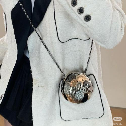 ChBa58 - 8cm Minaudiere Collectors Metallic Crysta...