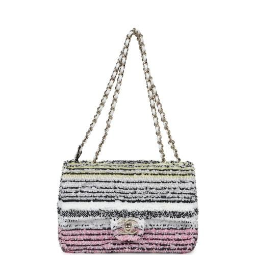 ChBa46- Chanel medium classic double flap bag 23cm