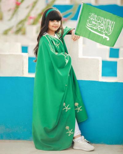 دقله اليوم الوطني سيفين و نخله بناتي