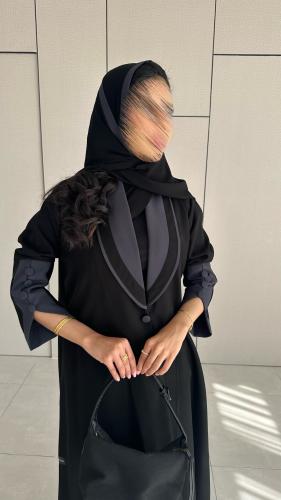 عباية كريب اسود مع رصاصي