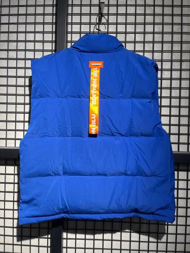 Vest أزرق