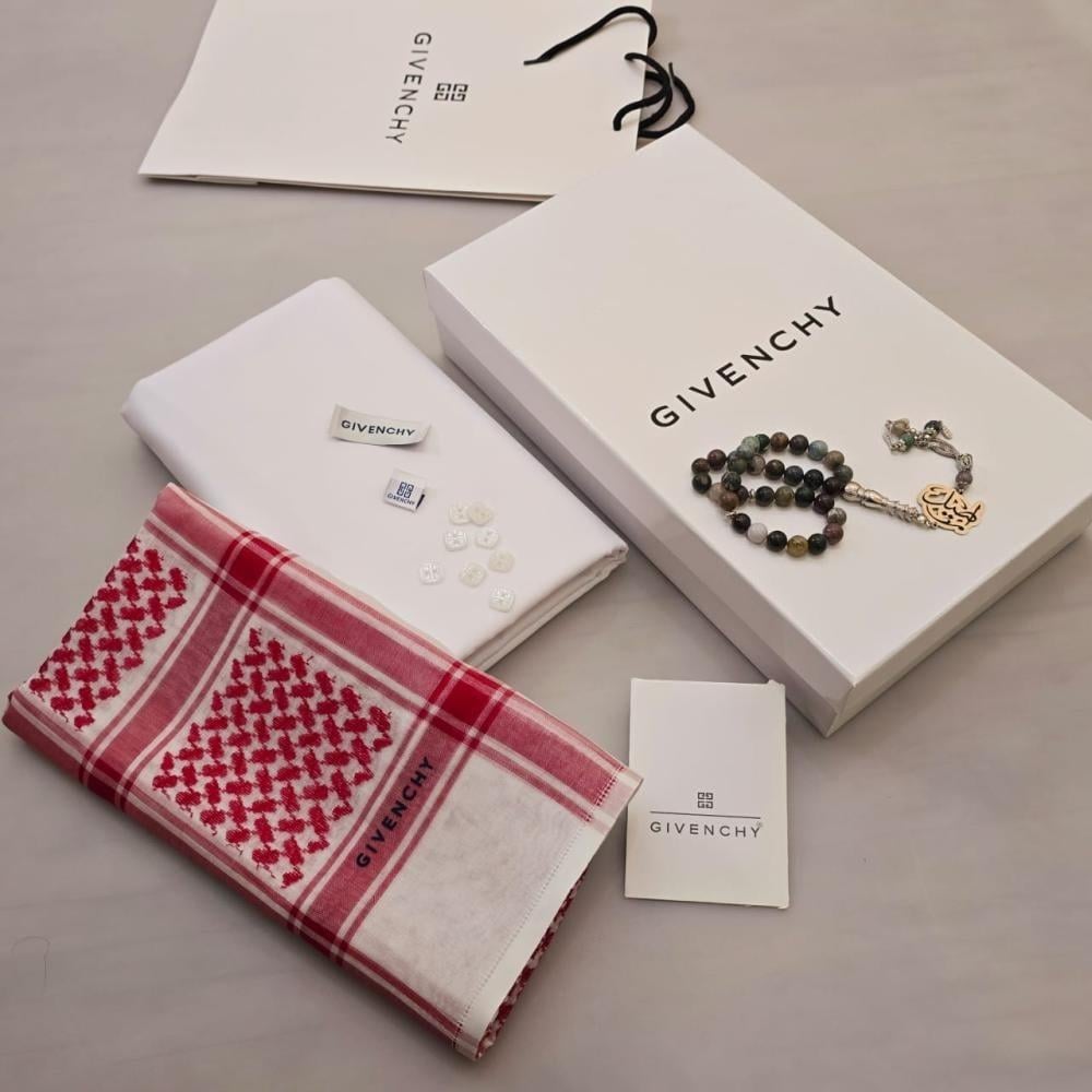 طقم رجالي فاخر شماغ جيفنشي وسبحة عقيق