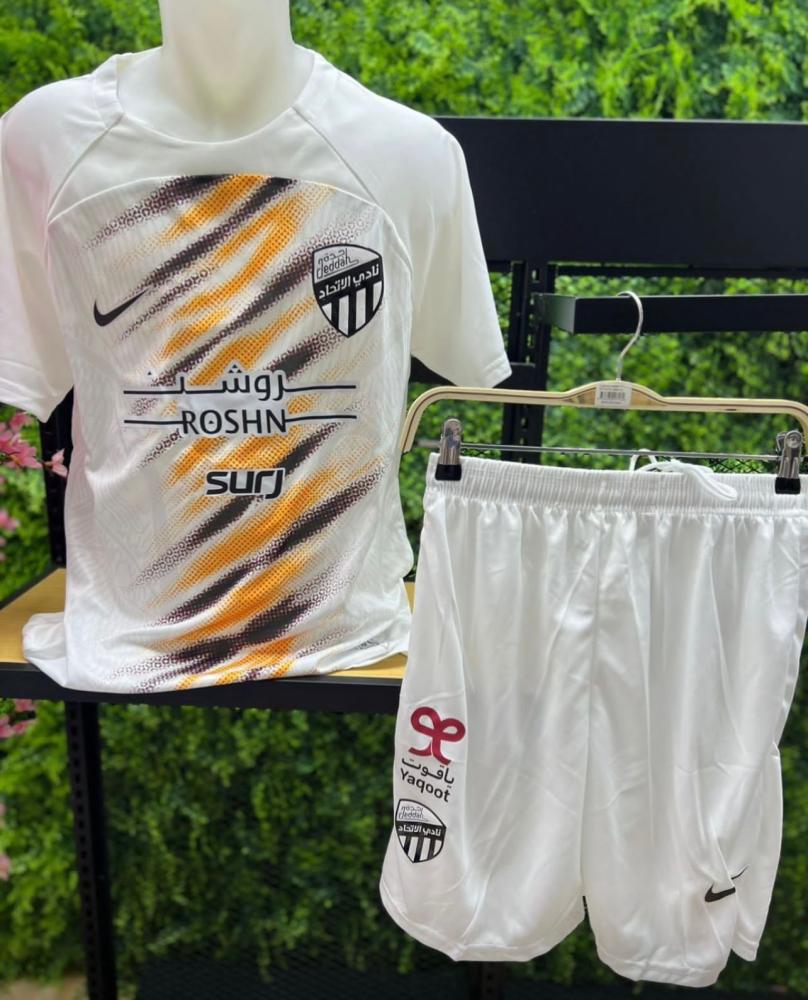 تيشرتات نادي الاتحاد الأصلية لعشاق العميد بتصميم أنيق وجودة عالية