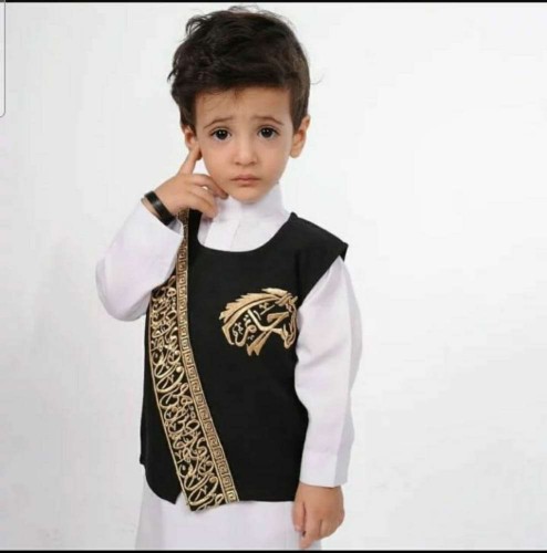 ملابس اطفال مع سديري