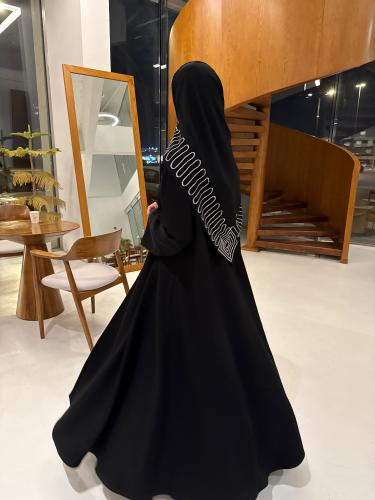 عباية سادة مع طرحة مطرزة | N07