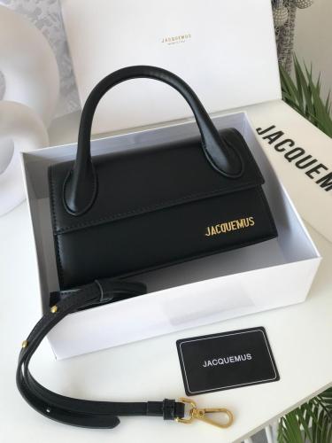 شنطة JACQUEMUS نسائية