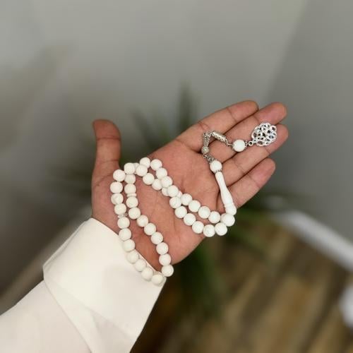 سبحة ابيض خرز صغير