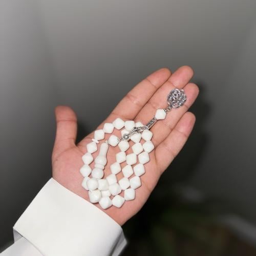 سبحة 33 خرزة ابيض