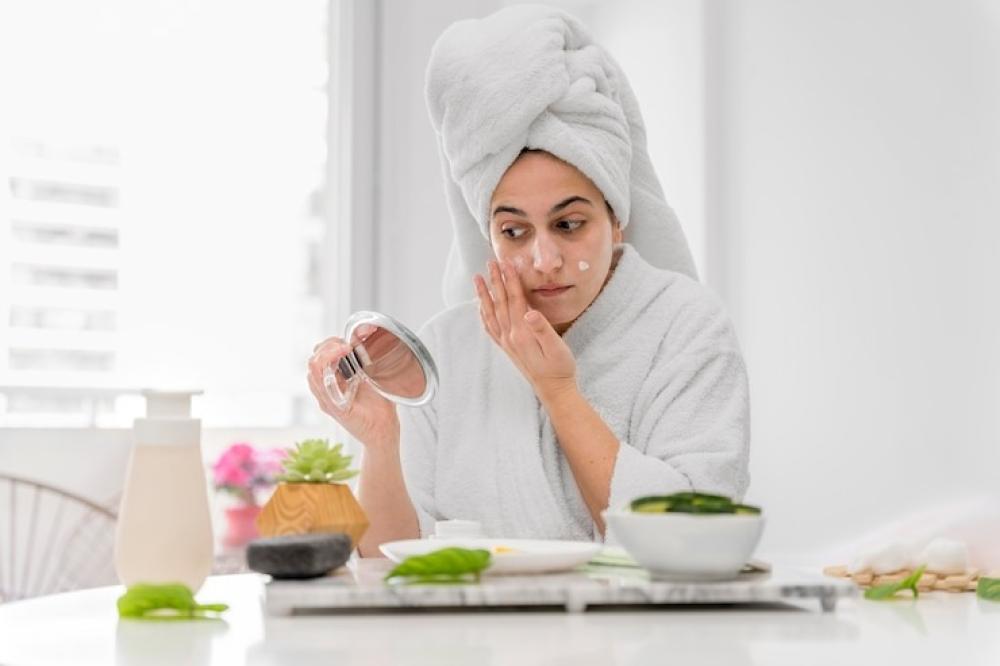 أخطاء شائعة في العناية بالبشرة وكيف تتجنبيها