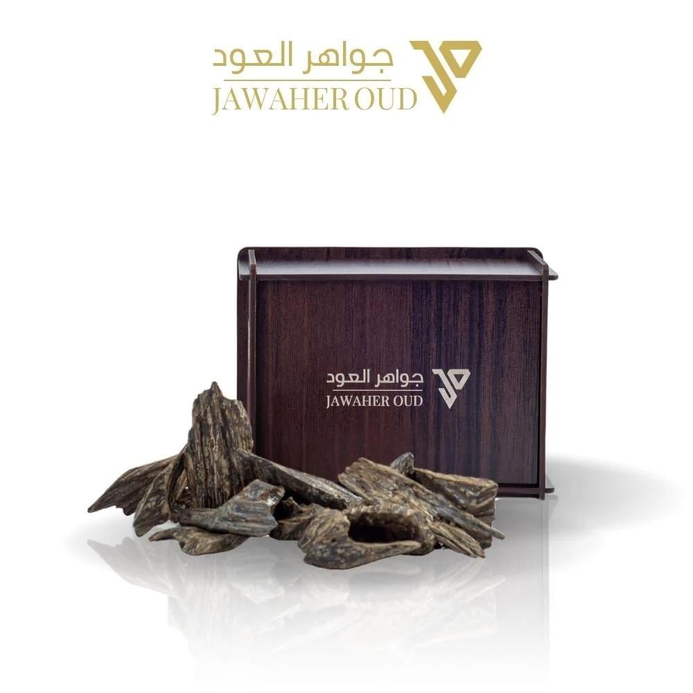 أنواع خشب العود والفرق بين الطبيعي والمحسن