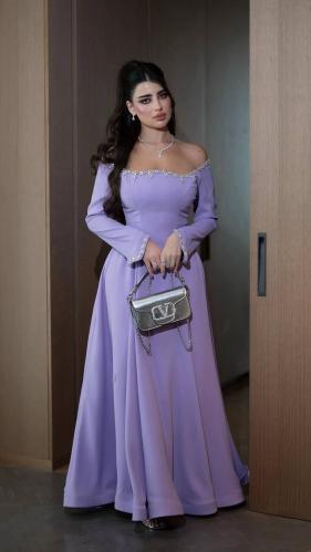 فستان سهرة ناعم وانيق