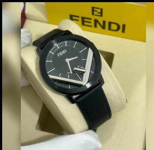 ساعات fendi رجالي جلد اسود مع إطار (بيزل) فضي أنيق
