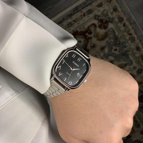 ساعة كاسيو مع الملحقات