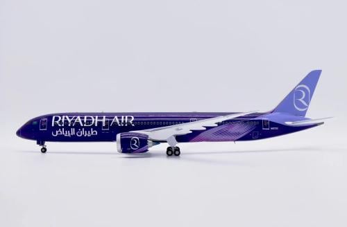 مجسم طيران الرياض B787-9 مقاس 1:200