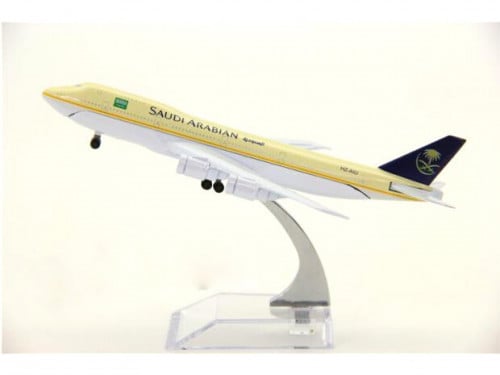 مجسم الخطوط السعودية B747 حديد مقاس صغير